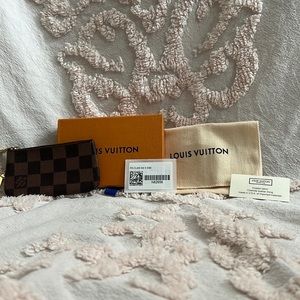 Authentic Louis Vuitton Damier Ebene Key Pouch